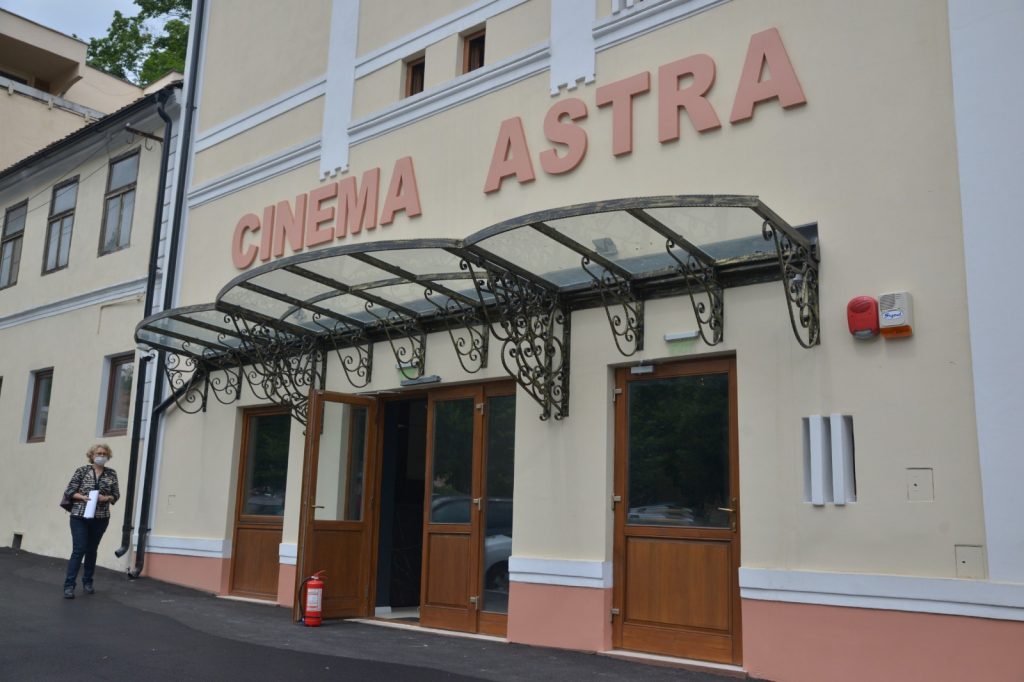 Lege: Toate cinematografele de stat urmează a fi transferate autorităților locale 10