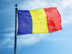 Lege adoptată: Drapelul României nu poate conține inscripții sau simboluri în afara celor menționate de lege ca aparținând sferei militare. 19